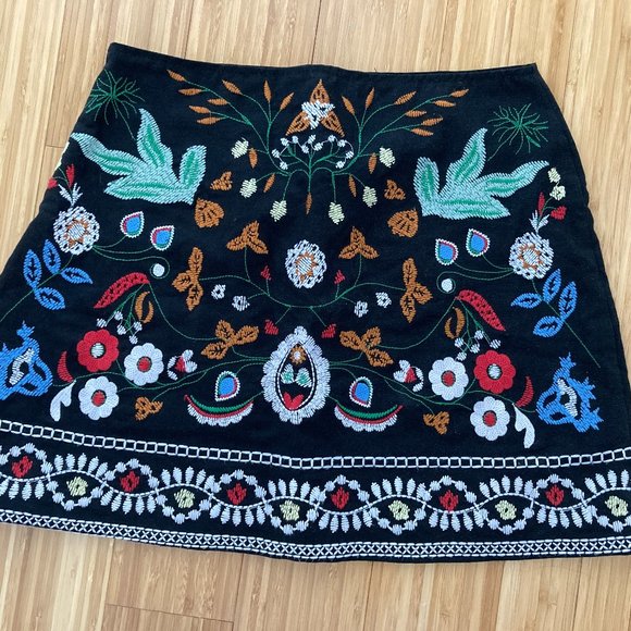 Mini skirt - Picture 1 of 2